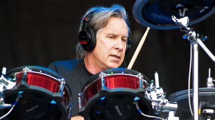 Fame | David Robinson (drummer) net worth and salary income estimation Apr, 2024