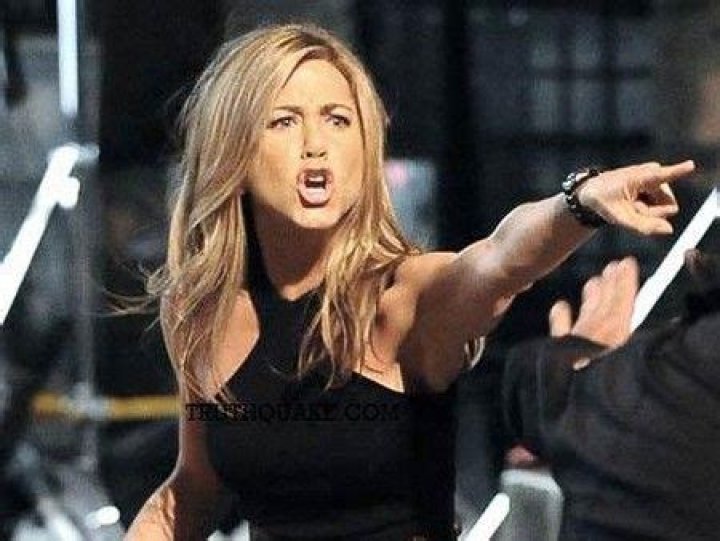 Jennifer Aniston Furious: Cameron Diaz Steals Gambit Role!
