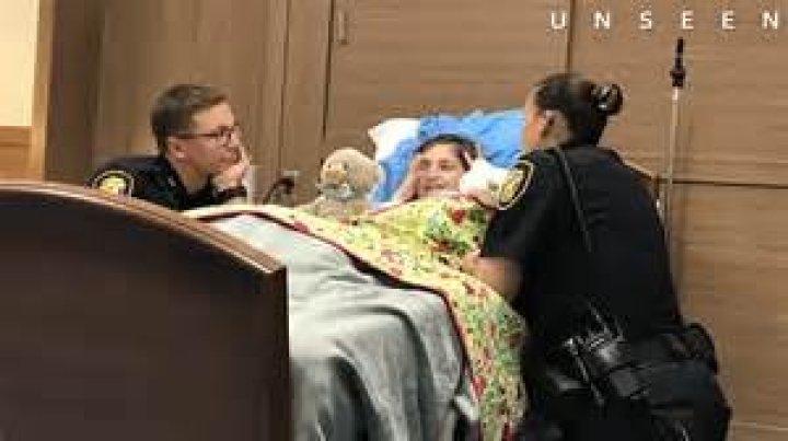 Who Is Amber Roberts, Know Her Airport Incident!